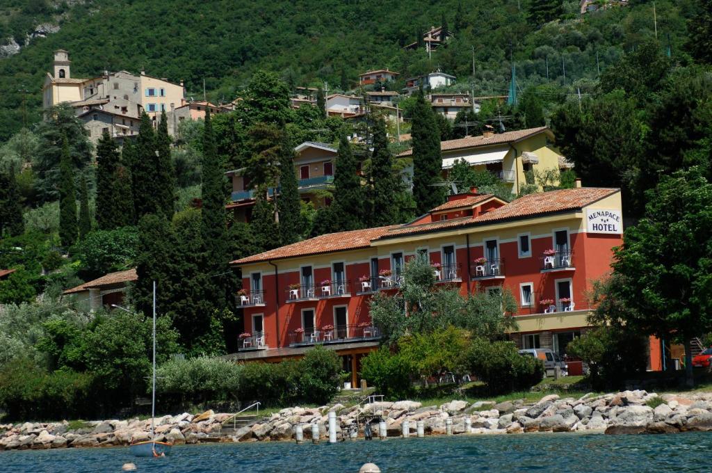 Hotel Menapace Torri Del Benaco Exterior foto