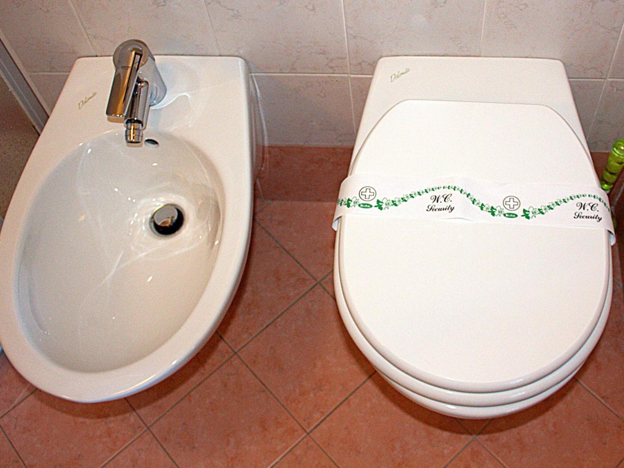 Hotel Menapace Torri Del Benaco Habitación foto